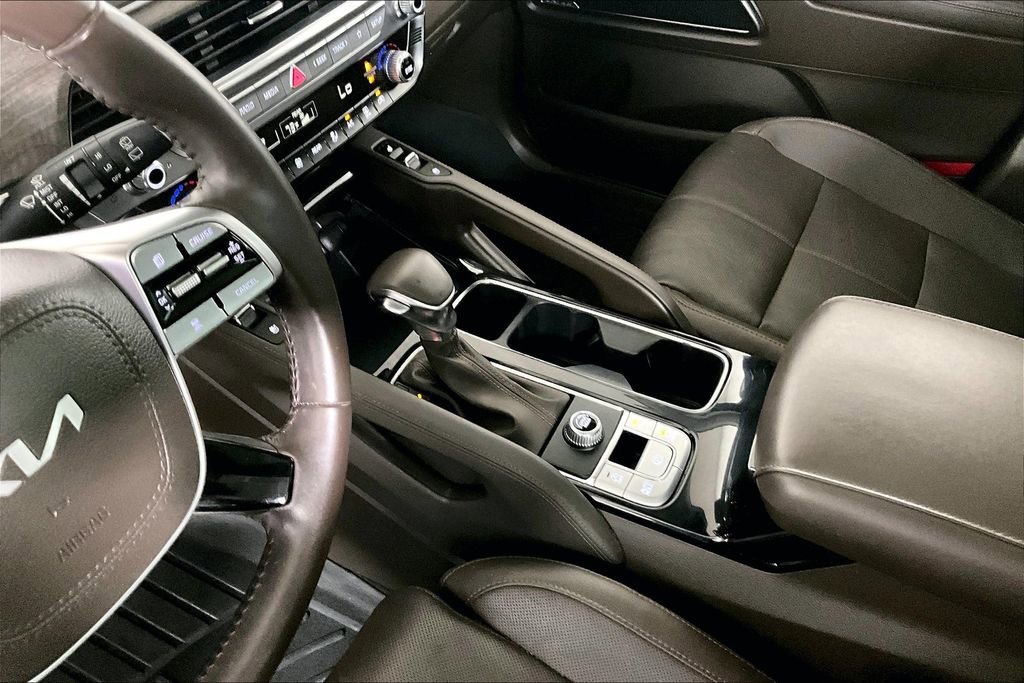 Used 2022 Kia Telluride SX image 16