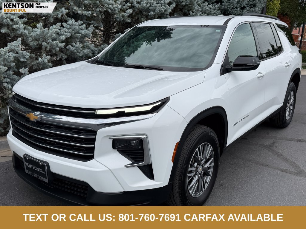 Used 2026 Chevrolet Traverse LT AWD/4WD image 3
