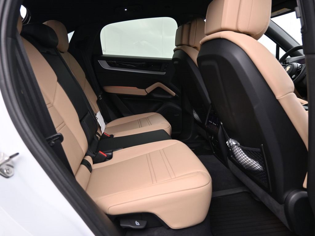 New 2025 Porsche Cayenne Coupe image 17