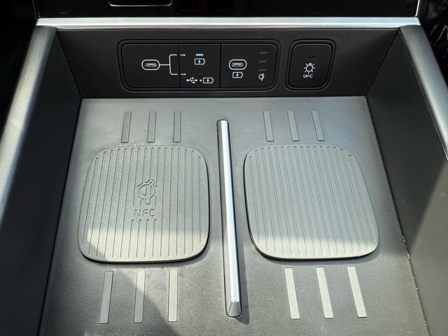 Used 2025 Hyundai Santa Fe Limited image 29