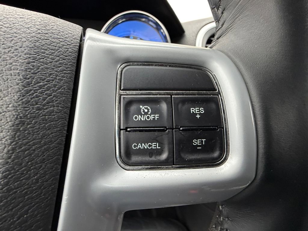 Used 2014 Chrysler 300 AWD w/ Driver Convenience Group image 22