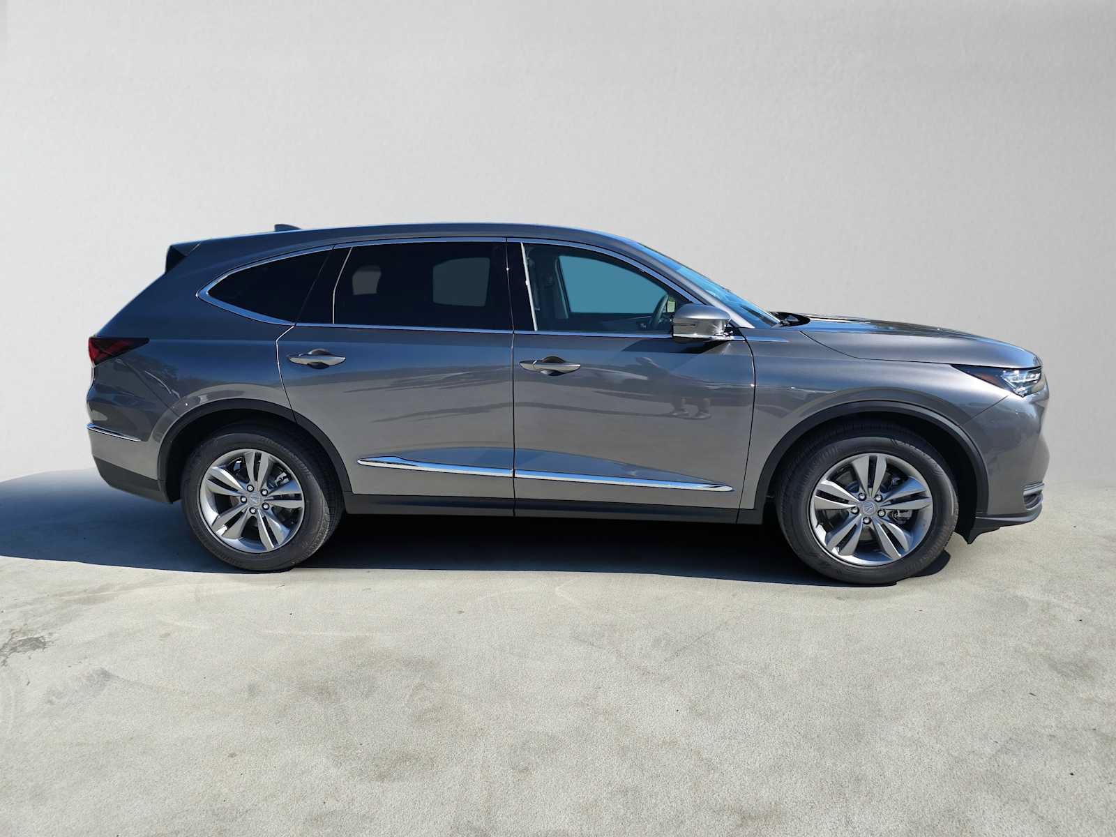 New 2026 Acura MDX SH-AWD image 2