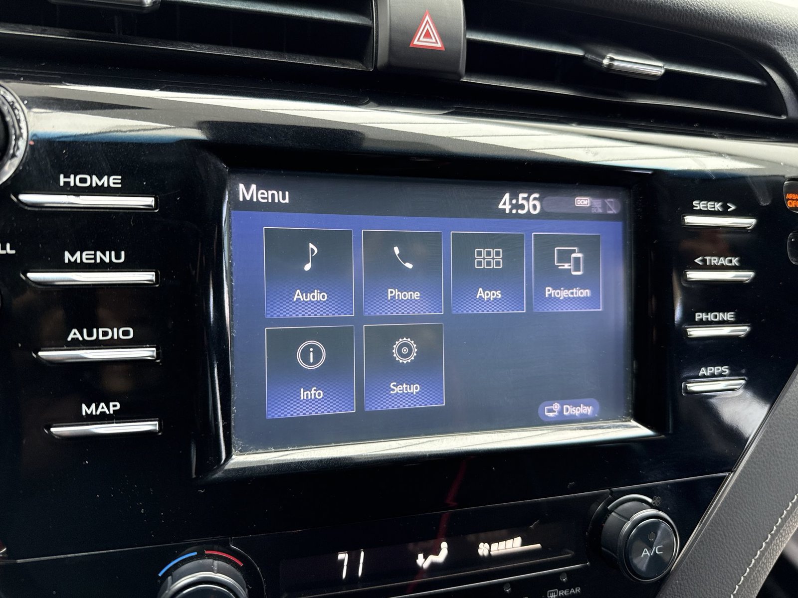 Used 2019 Toyota Camry SE FWD image 18