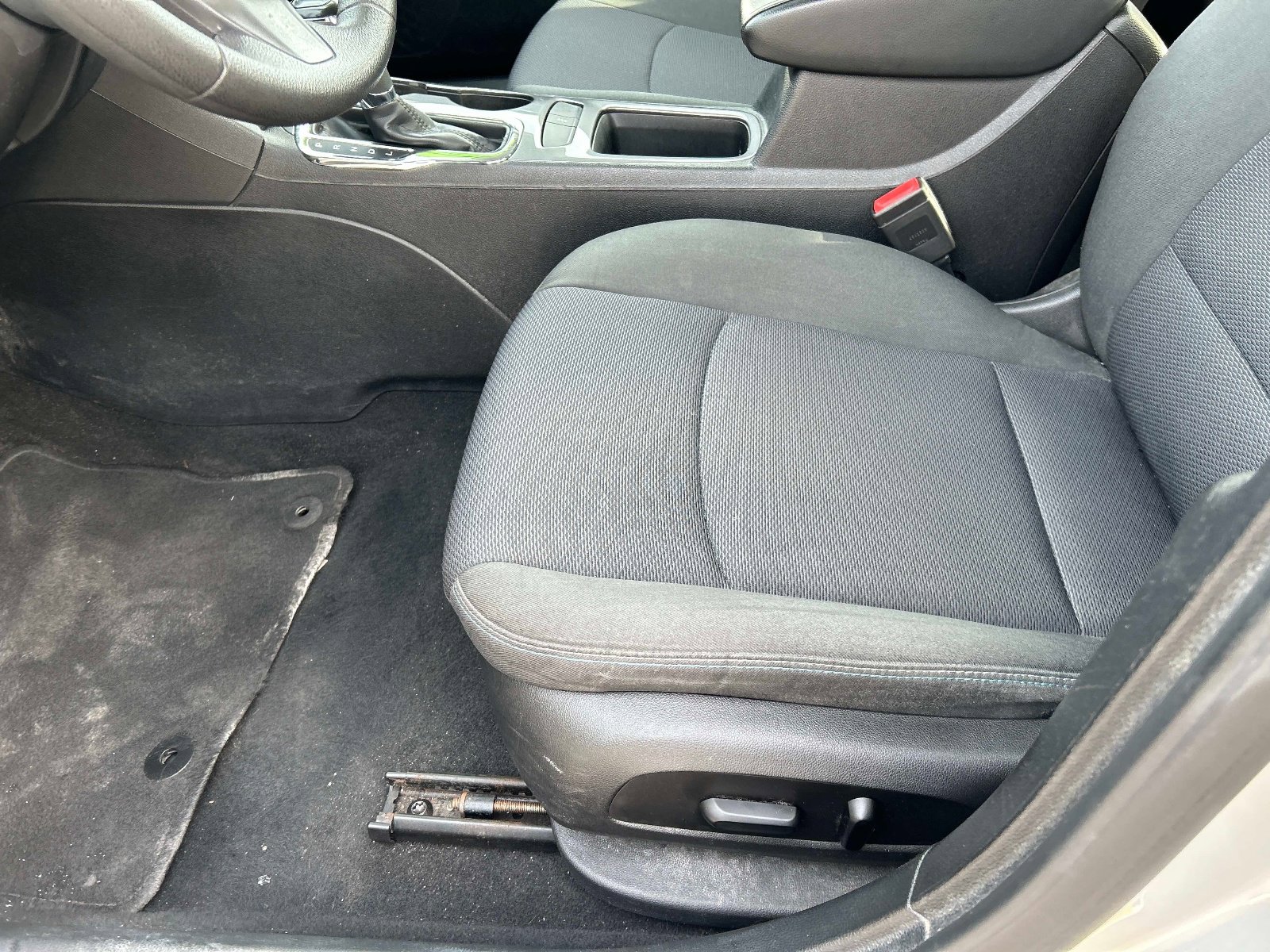 Used 2017 Chevrolet Cruze LT w/ Convenience Package image 20