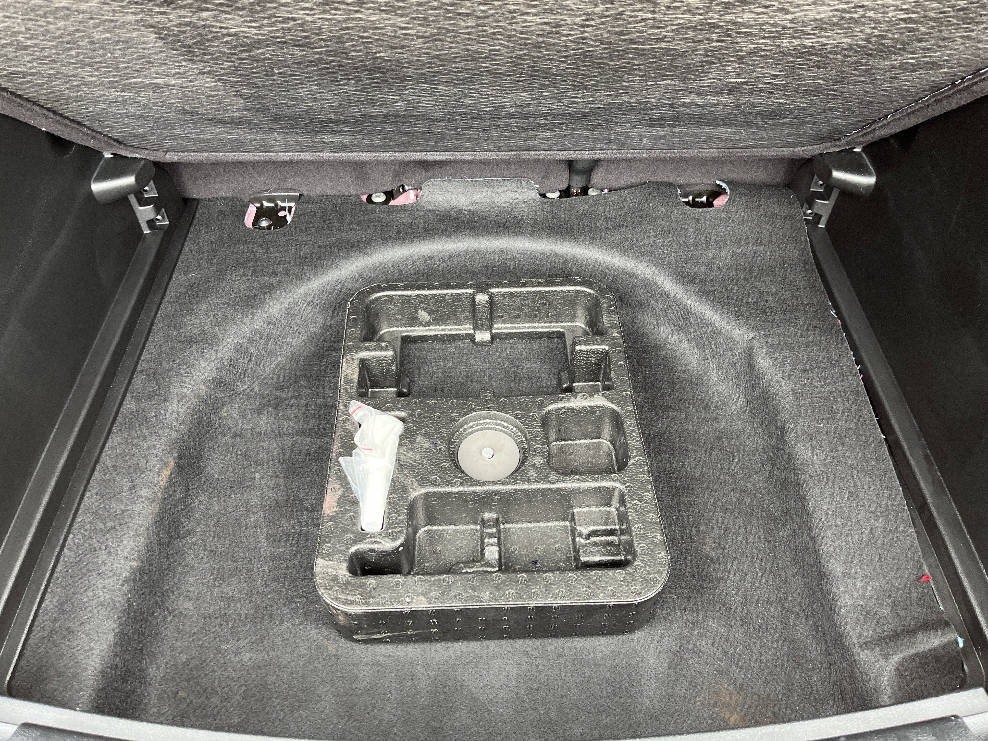 Used 2024 Jeep Compass Limited image 14