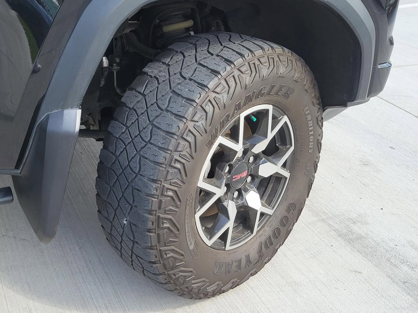 Used 2023 GMC Canyon AT4X image 7