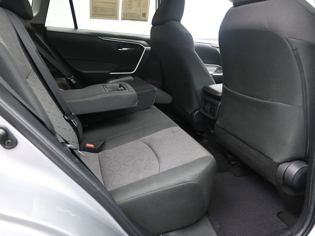 Used 2022 Toyota RAV4 XLE image 25