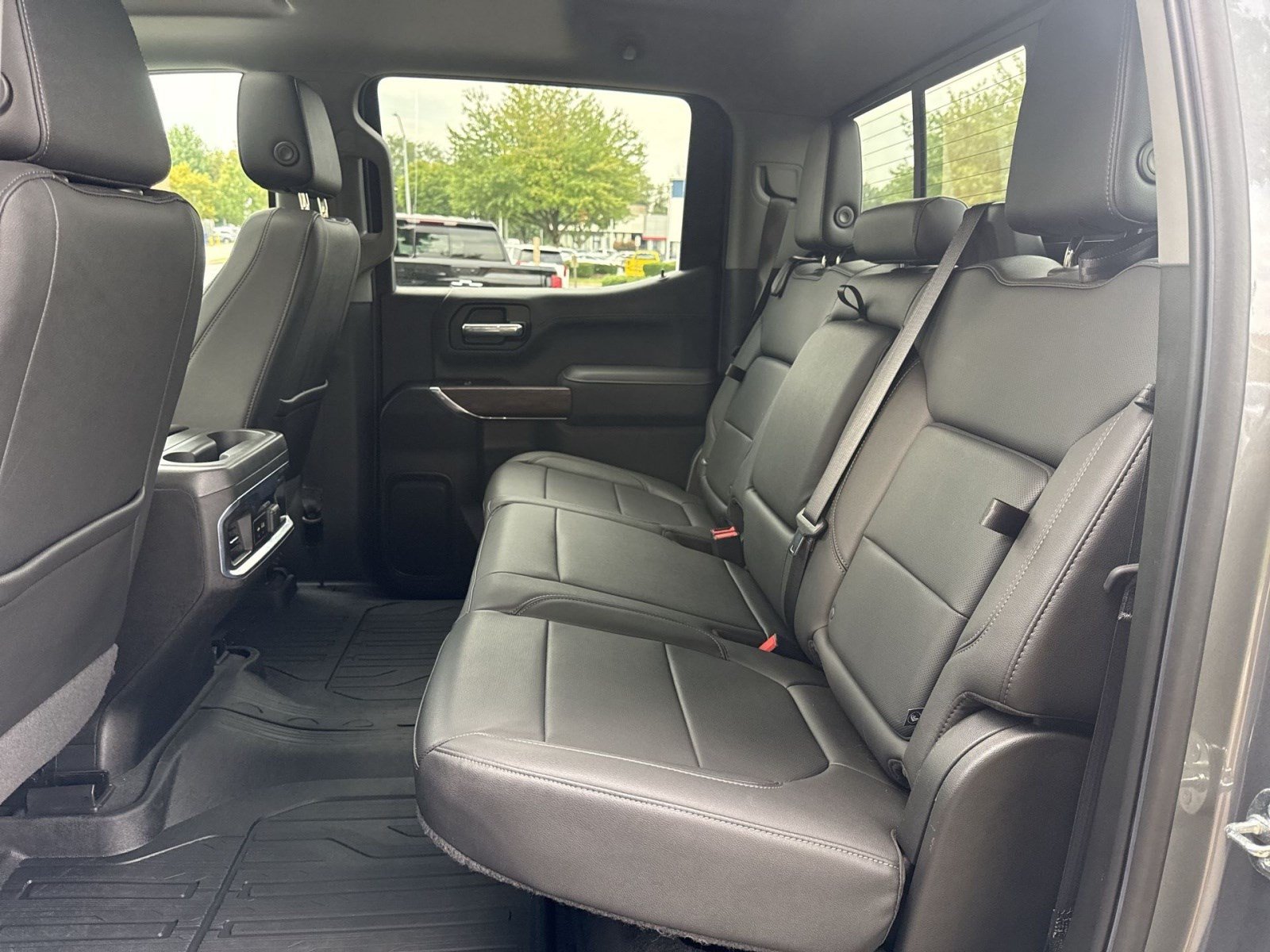 Used 2022 GMC Sierra 1500 SLT w/ SLT Premium Package AWD/4WD image 24