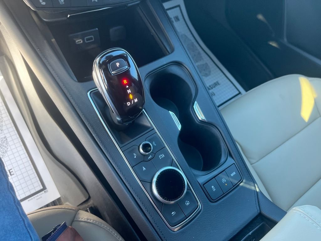 Used 2025 Cadillac XT4 Premium Luxury w/ Technology Package image 16