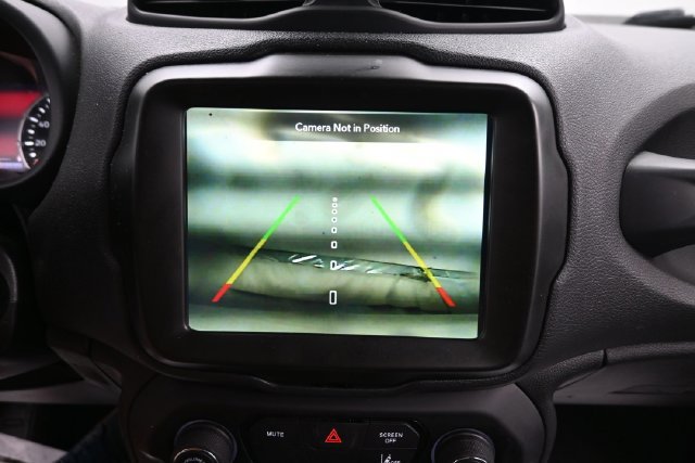 Used 2023 Jeep Renegade Latitude AWD/4WD image 18