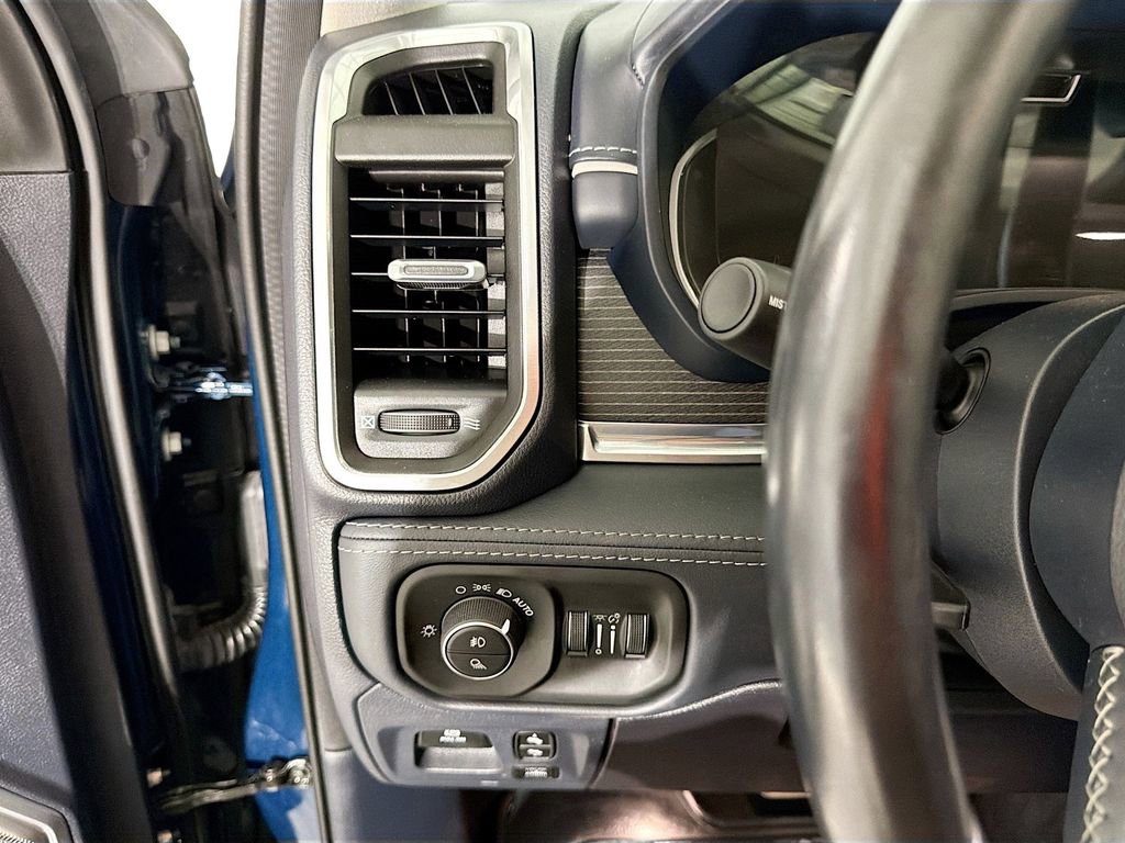 Used 2023 RAM 1500 Limited AWD/4WD image 10