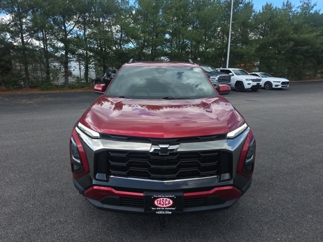 Used 2025 Chevrolet Equinox ACTIV AWD/4WD image 2