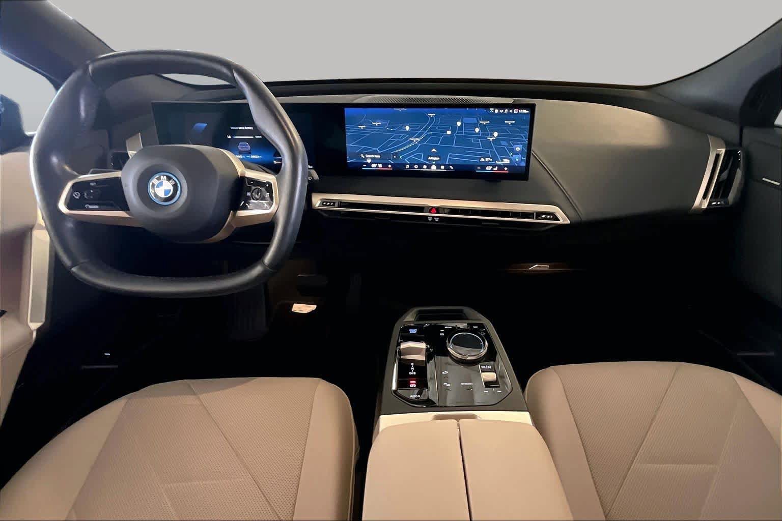 Used 2024 BMW iX xDrive50 w/ Sport Package AWD/4WD image 13