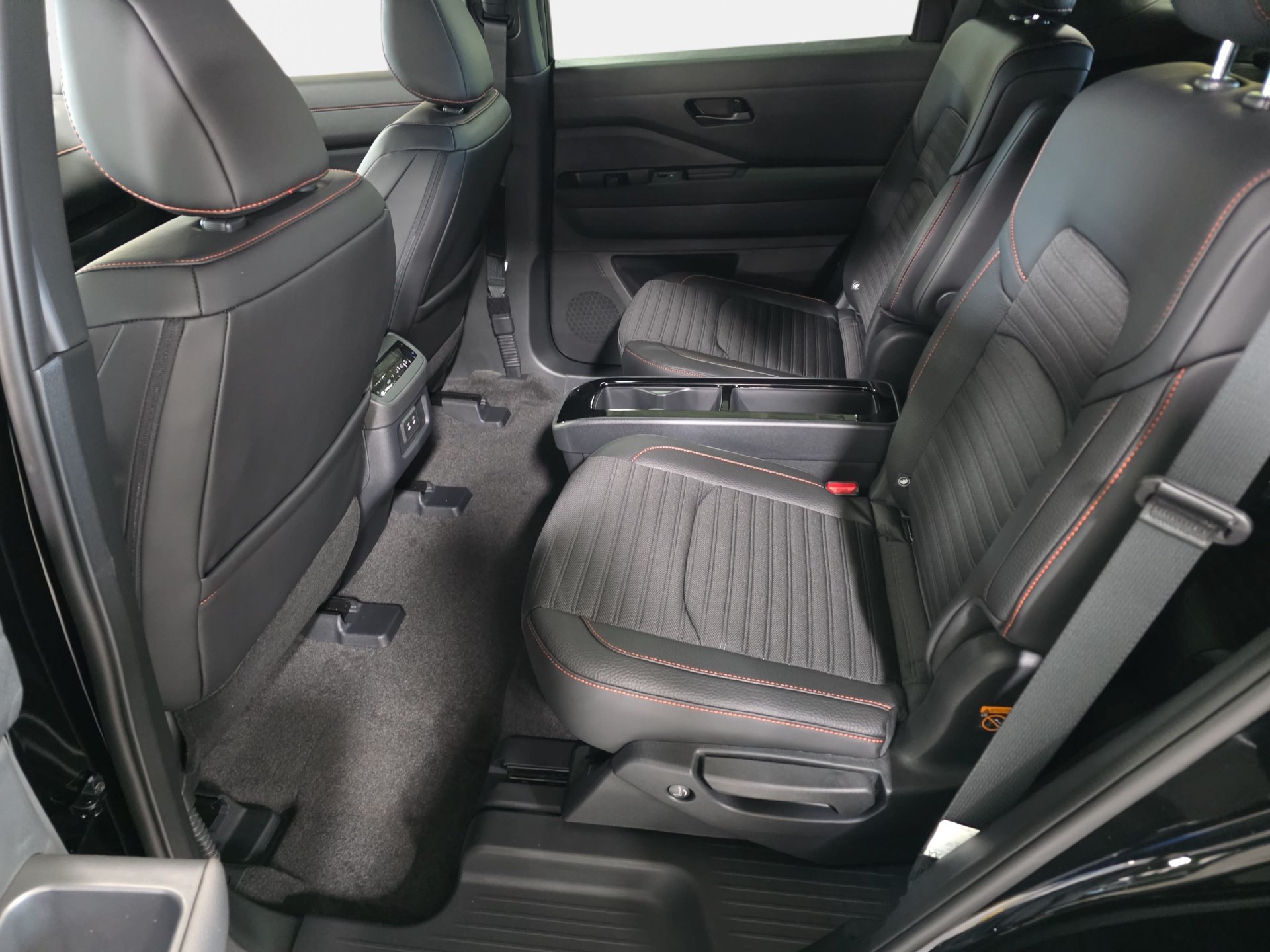 New 2026 Nissan Pathfinder Rock Creek w/ Rock Creek Premium Package AWD/4WD image 14