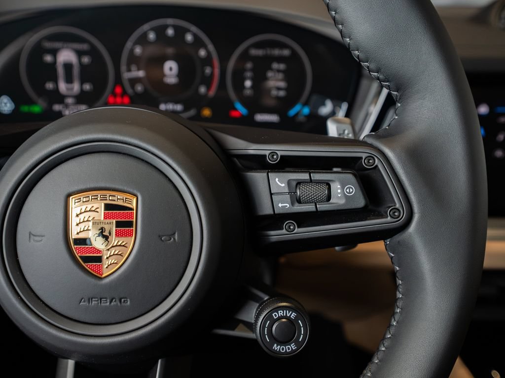 New 2026 Porsche Cayenne Coupe AWD/4WD image 16