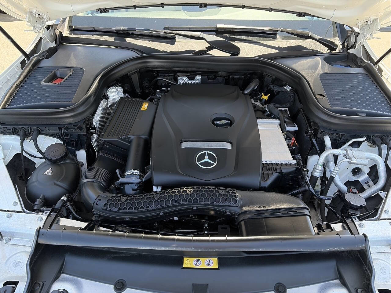 Used 2019 Mercedes-Benz GLC 300 4MATIC image 16