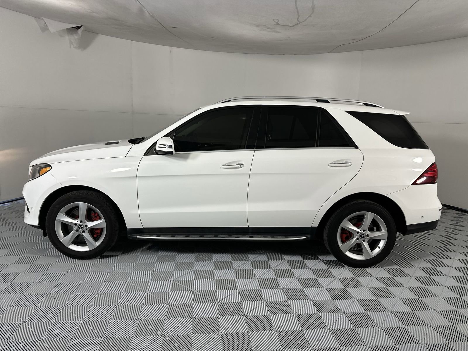 Used 2019 Mercedes-Benz GLE 400 4MATIC image 5