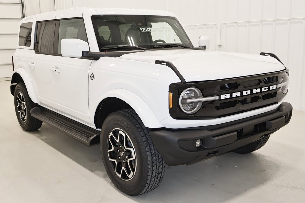 New 2025 Ford Bronco Outer Banks image 2