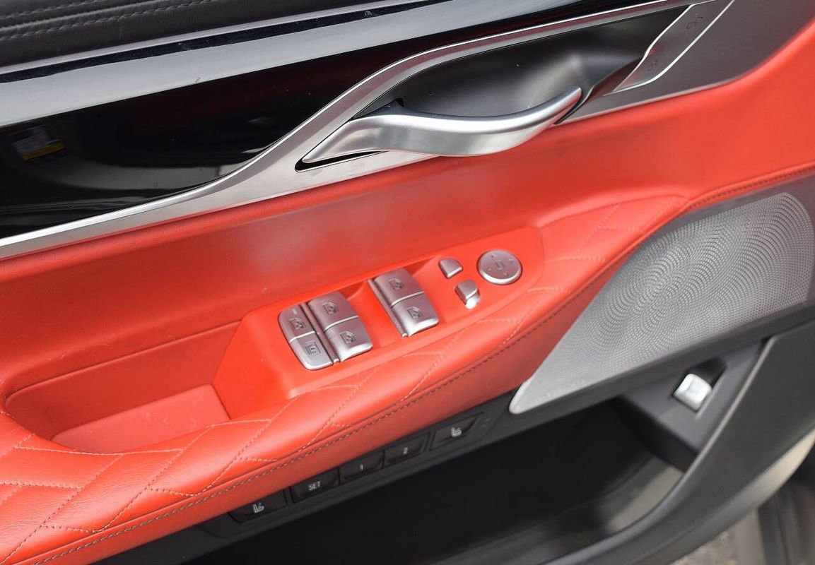 Used 2022 BMW M760i xDrive w/ Luxury Rear Seating Package image 24