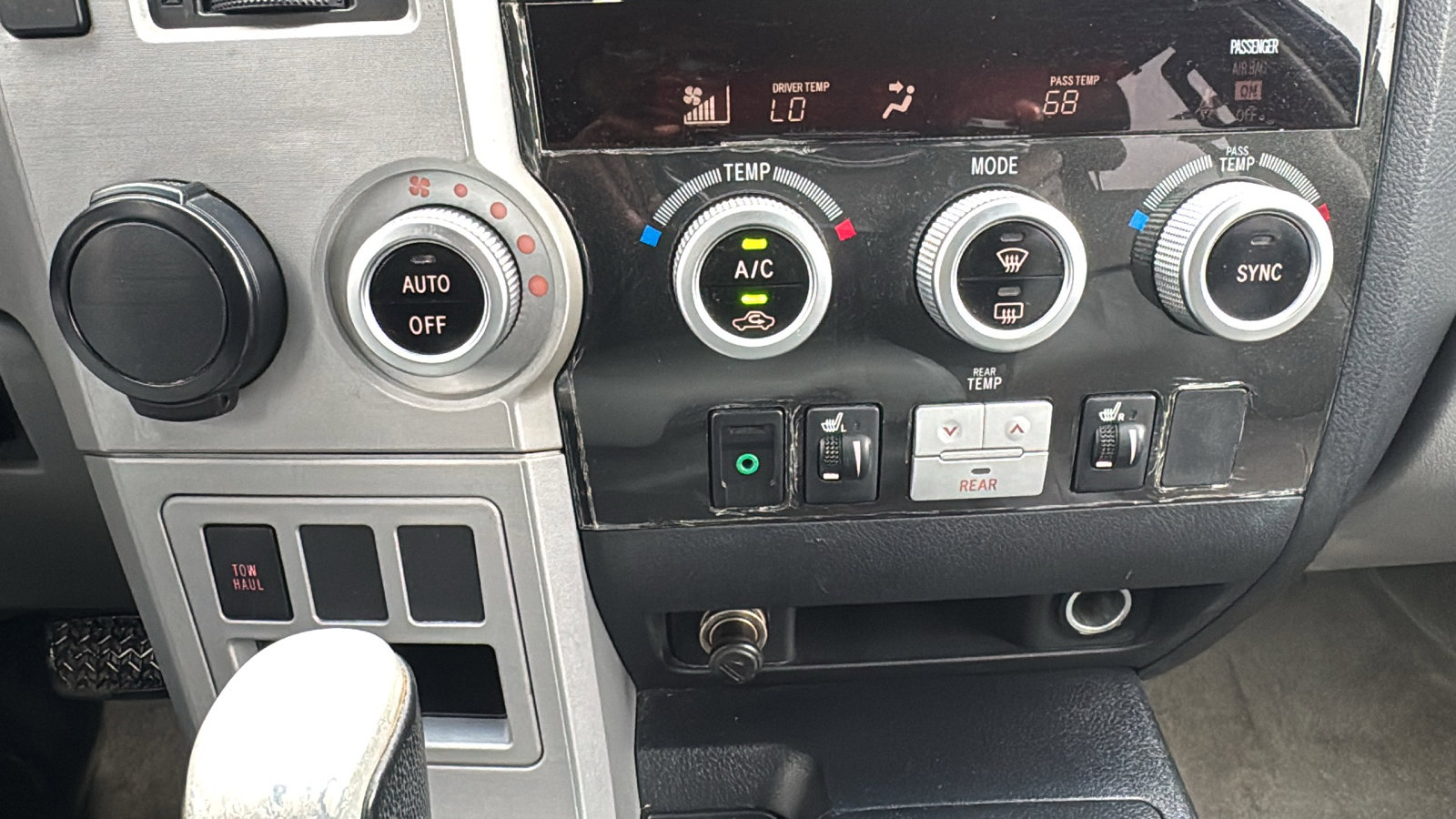 Used 2008 Toyota Sequoia Limited image 28