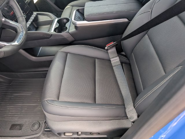 New 2027 GMC Terrain Elevation w/ Elevation Premium Package AWD/4WD image 17