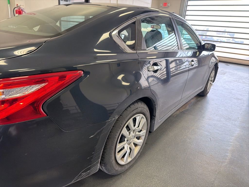 Used 2016 Nissan Altima 2.5 S w/ Power Driver Seat Package image 4