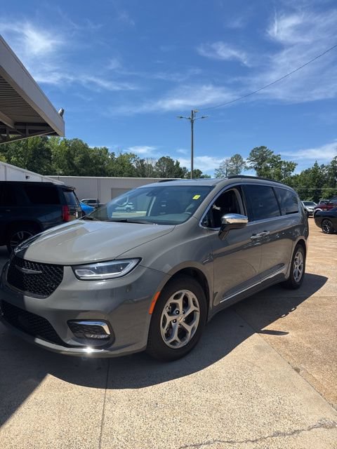 Used 2023 Chrysler Pacifica Limited