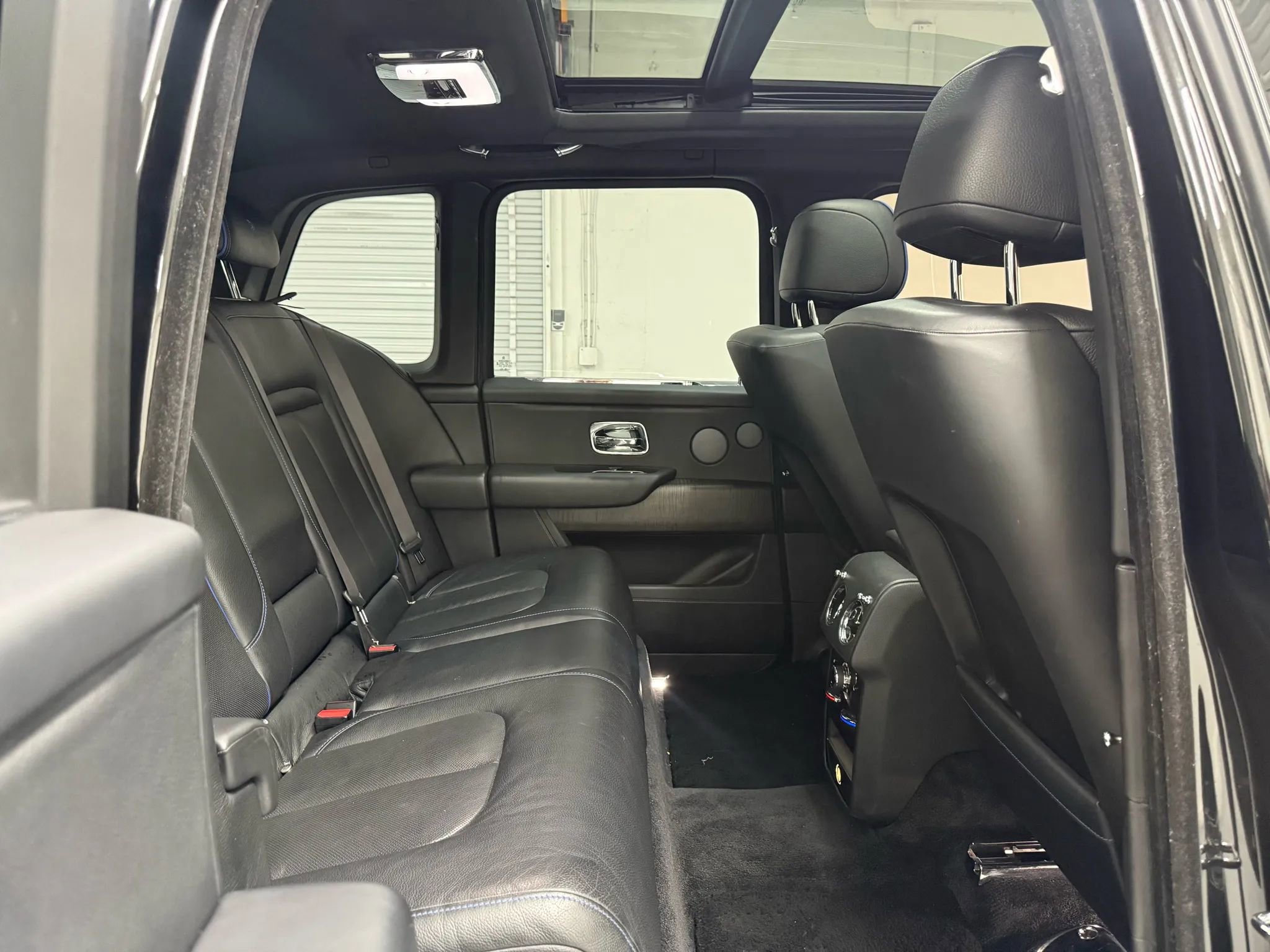 Used 2019 Rolls-Royce Cullinan image 29