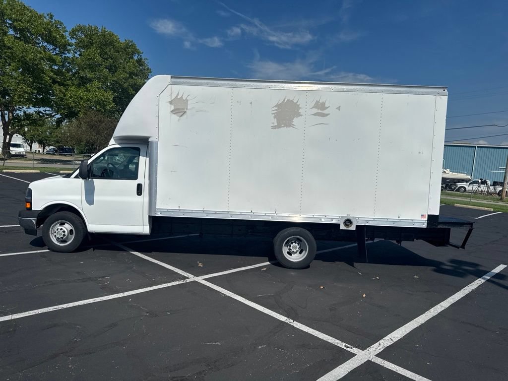 Used 2017 Chevrolet Express 3500 RWD image 6