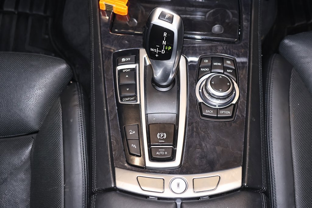 Used 2011 BMW 750Li xDrive image 33