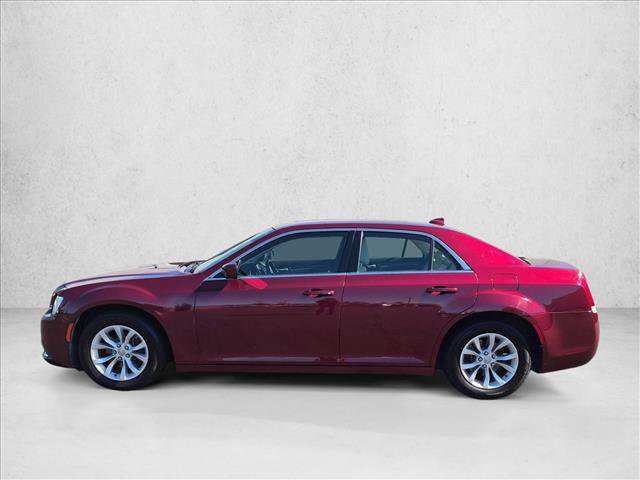 Used 2015 Chrysler 300 Limited RWD image 9