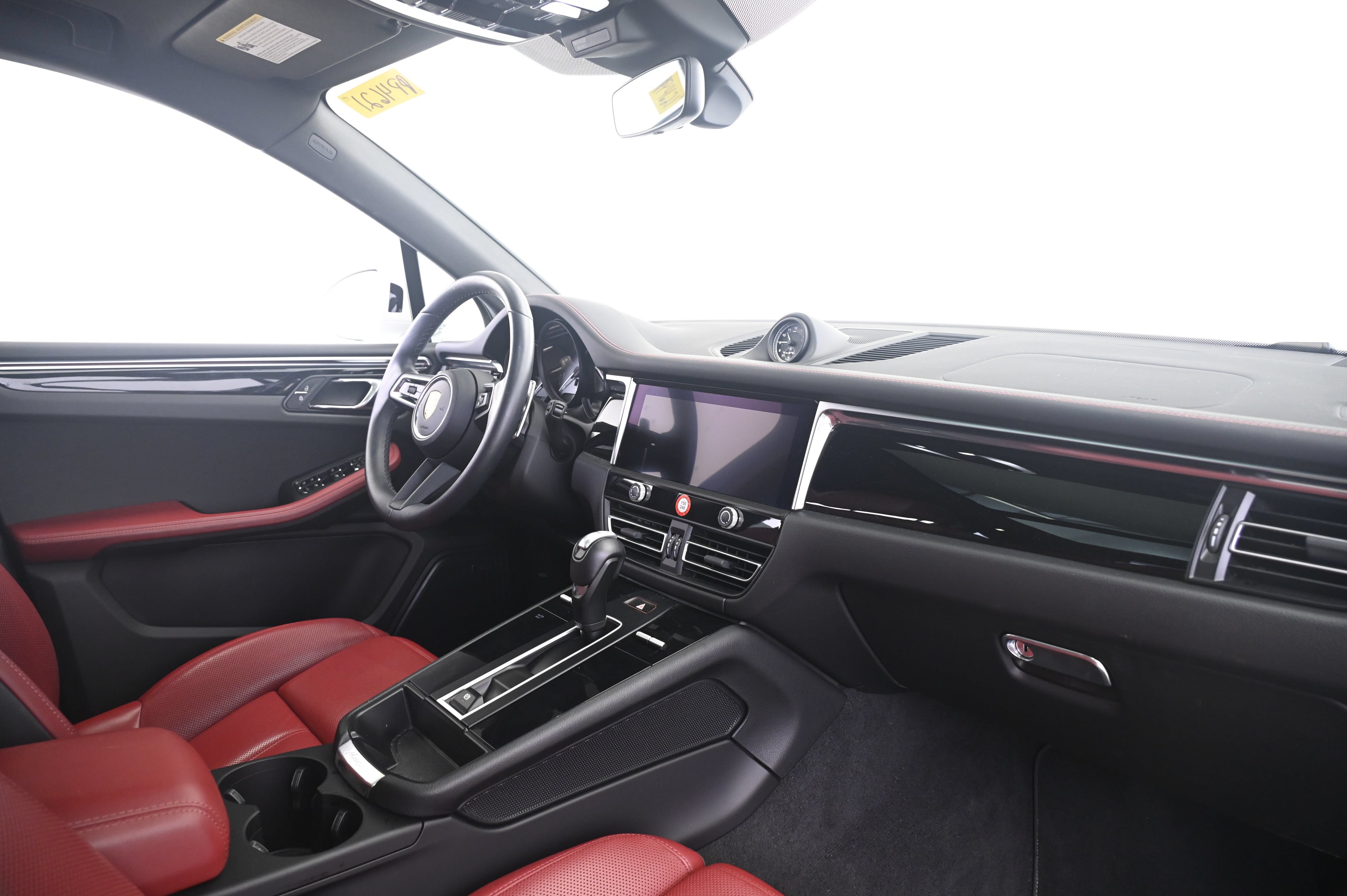 Certified 2024 Porsche Macan S AWD/4WD image 22