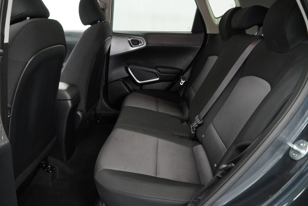 Used 2025 Kia Soul LX w/ LX Technology Package FWD image 12