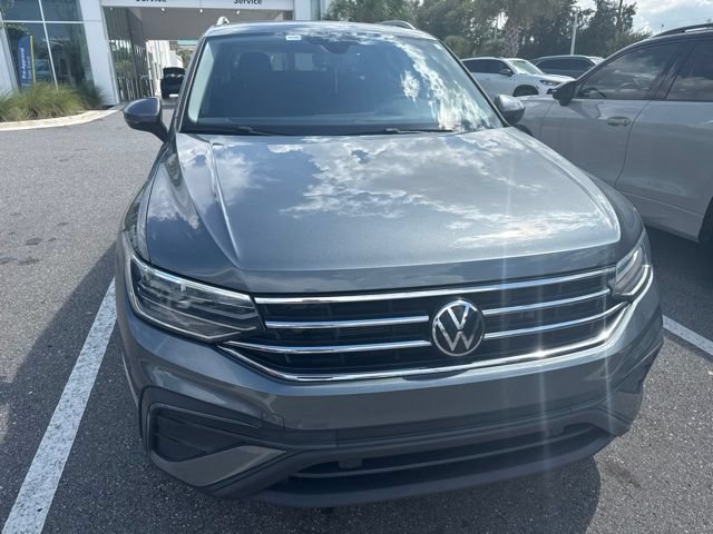 Certified 2023 Volkswagen Tiguan SE w/ Panoramic Sunroof Package FWD image 2