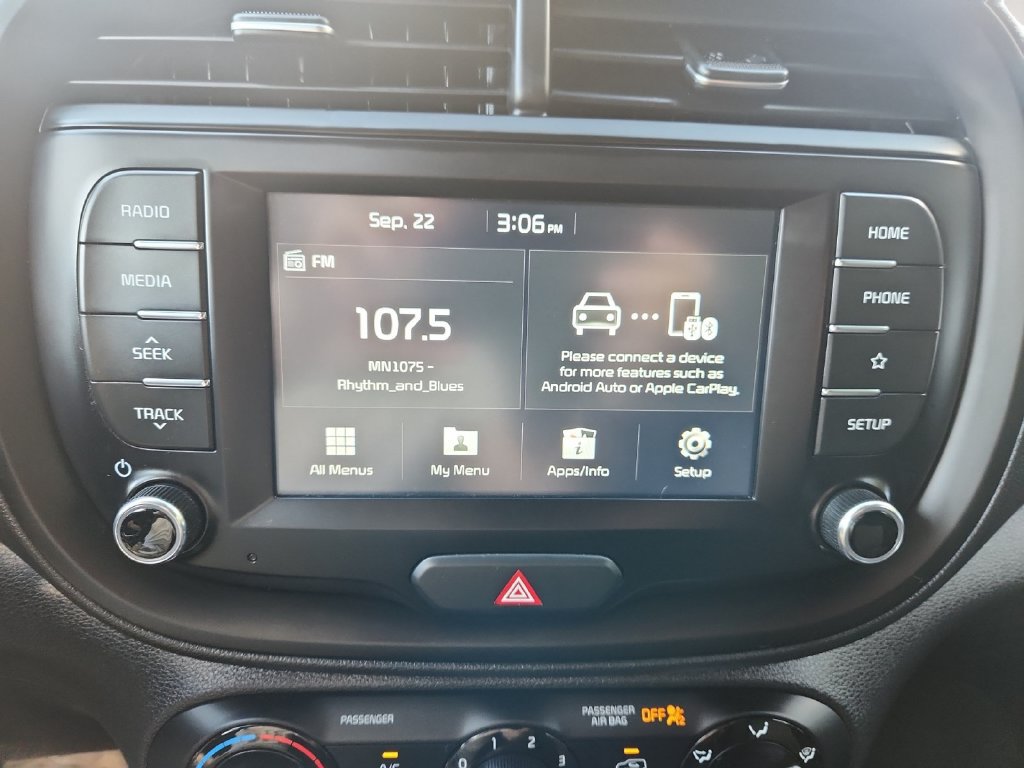 Used 2020 Kia Soul LX FWD image 15