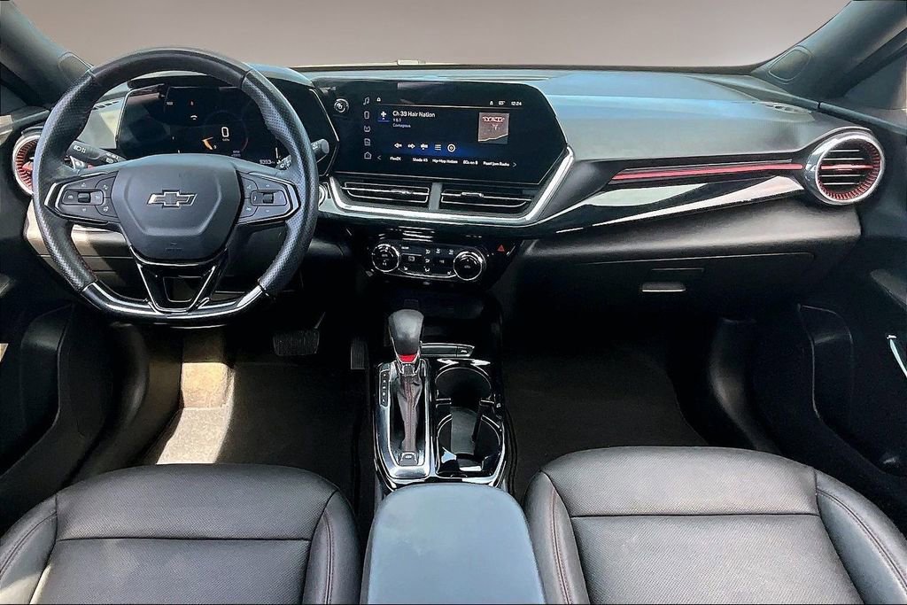 Used 2025 Chevrolet Trax RS w/ Sunroof Package image 15