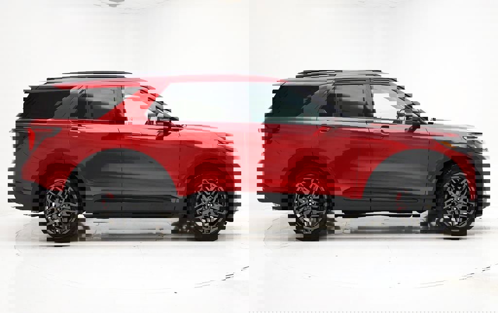 Used 2025 Ford Explorer ST image 2