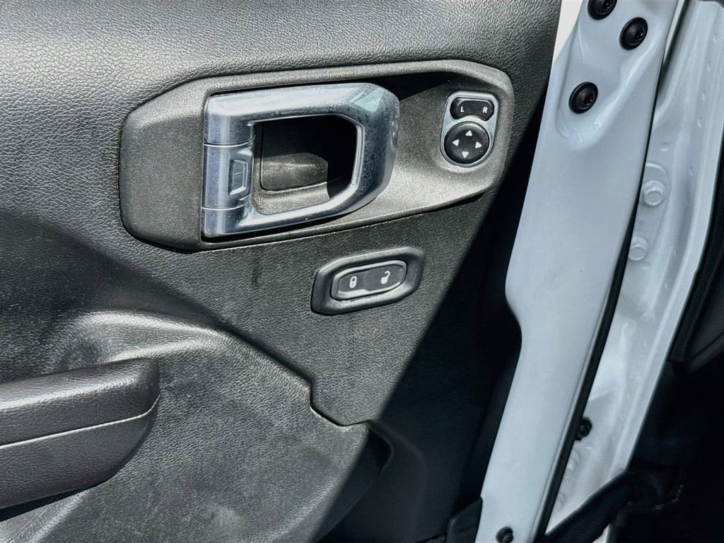 Certified 2021 Jeep Gladiator Mojave AWD/4WD image 18