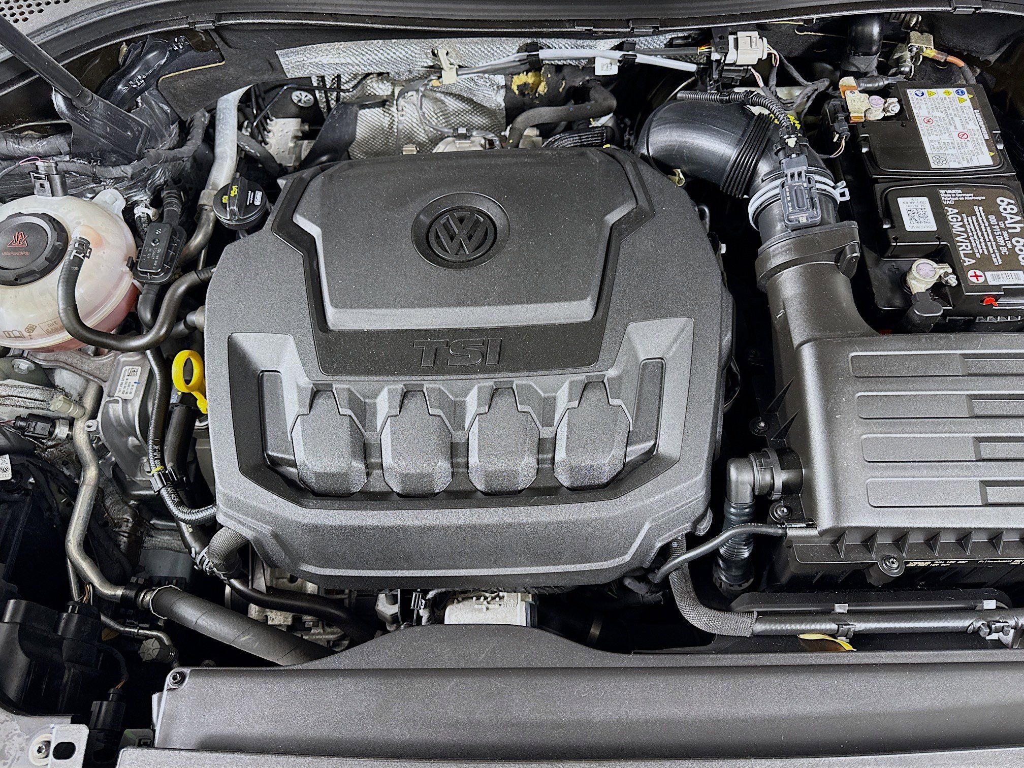 Used 2020 Volkswagen Tiguan SE image 39