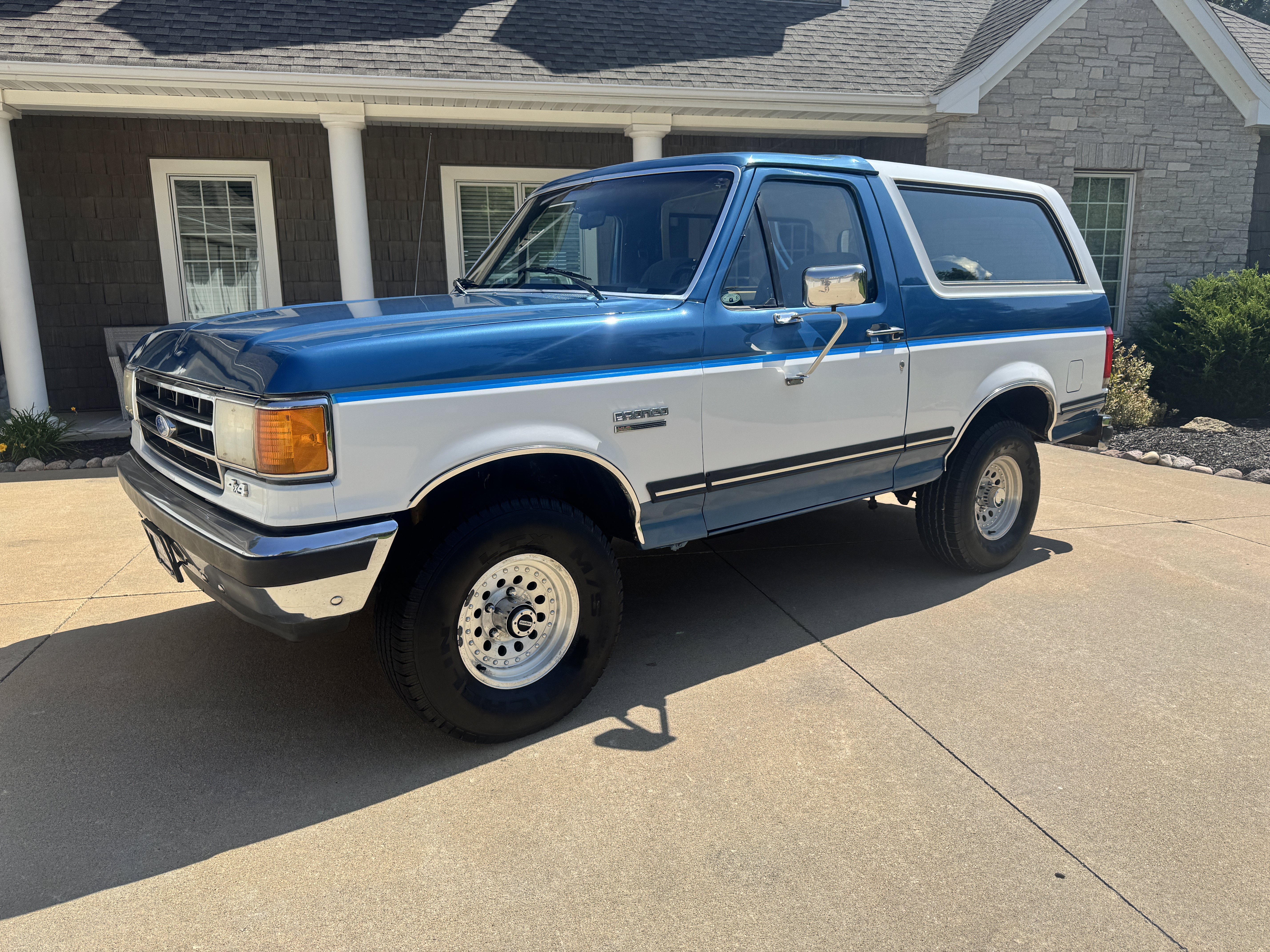 Used 1989 Ford Bronco AWD/4WD image 2