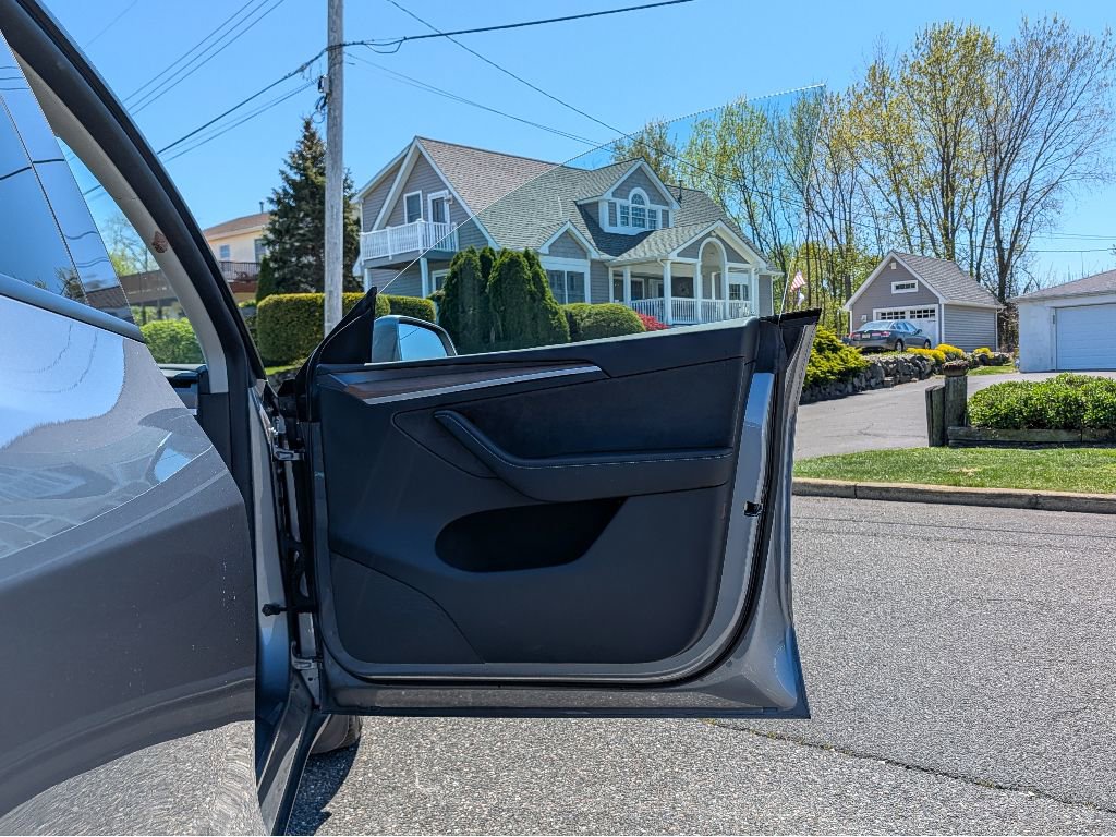 Used 2024 Tesla Model Y Long Range image 13