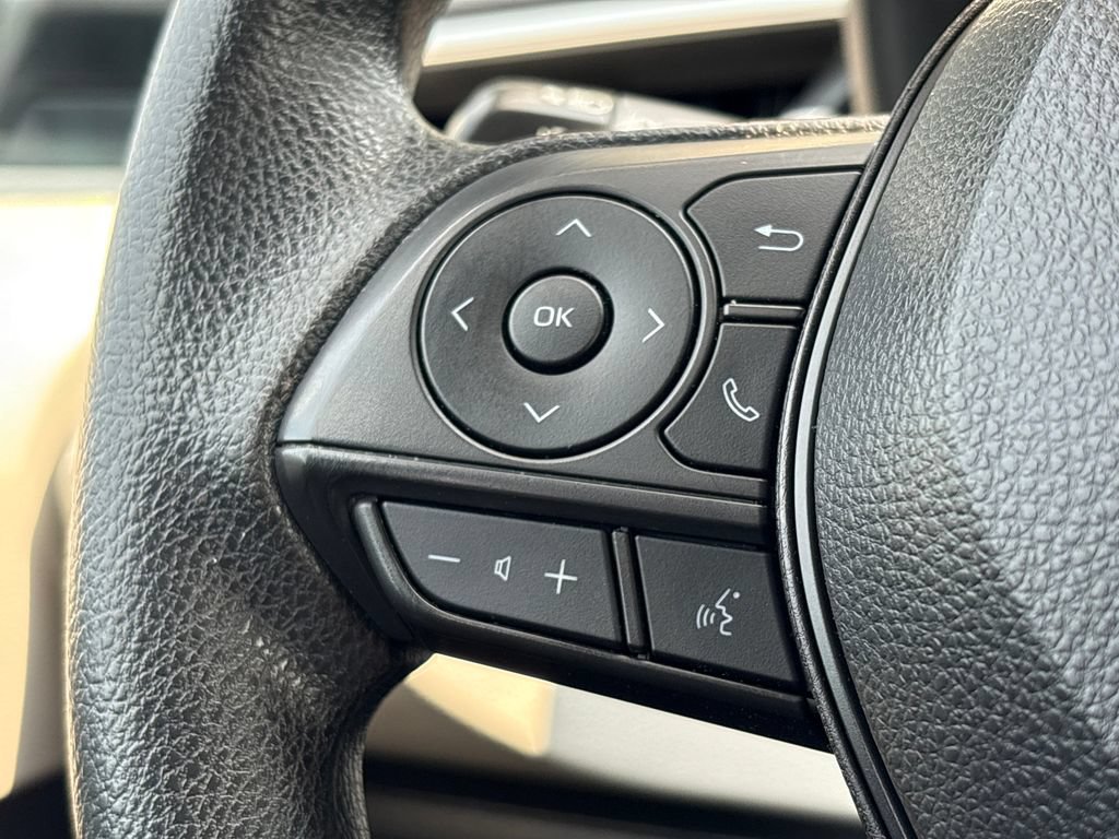 Used 2023 Toyota Corolla LE FWD image 9