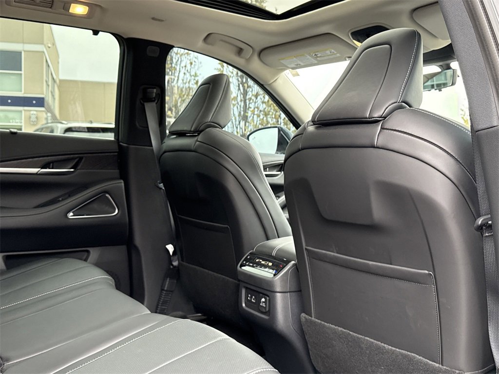 Used 2025 INFINITI QX60 Sensory w/ Vision Package image 17