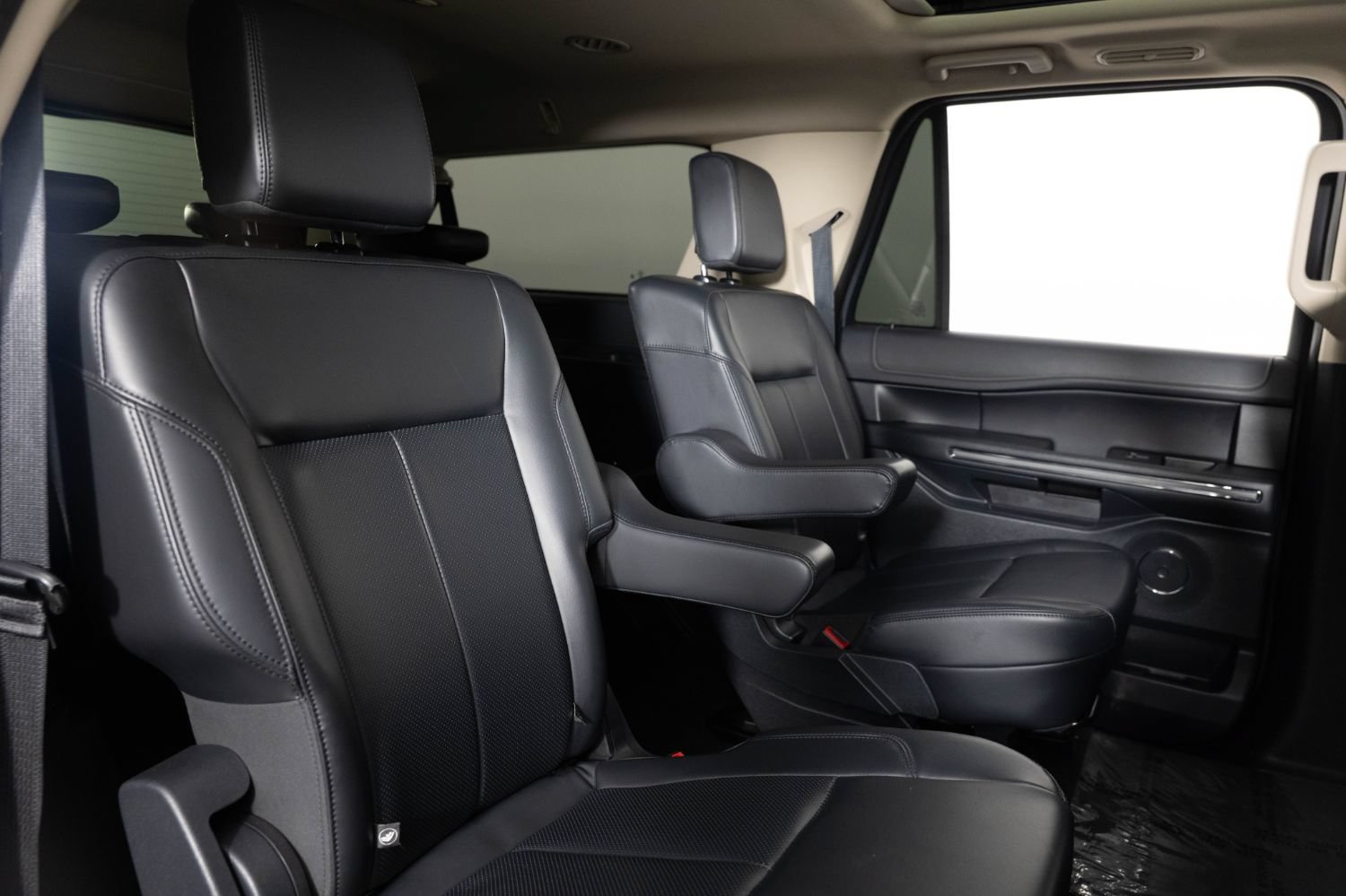 Used 2023 Ford Expedition Max XLT AWD/4WD image 27