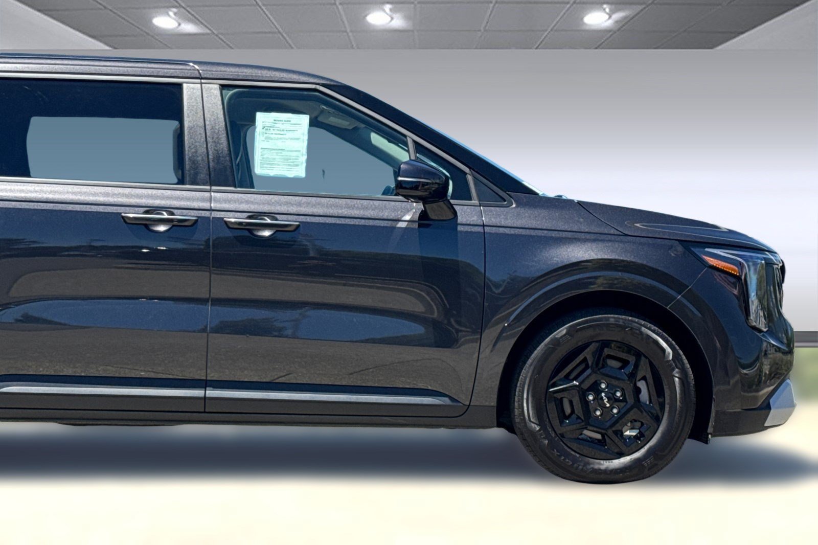 Used 2026 Kia Carnival FWD image 36