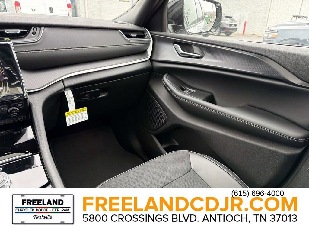 New 2025 Jeep Grand Cherokee Altitude w/ Trailer Tow Package image 17