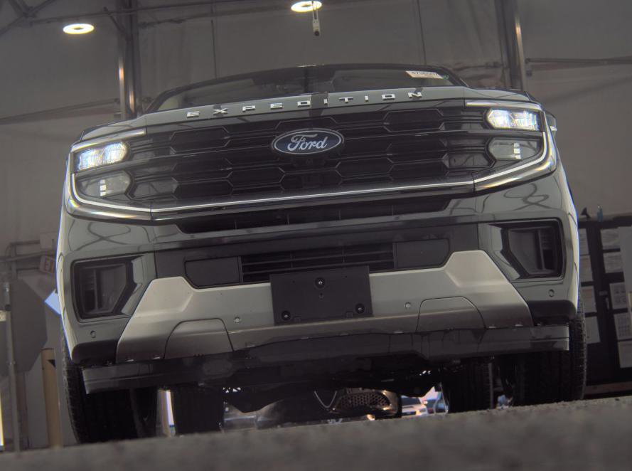 Used 2025 Ford Expedition Max Platinum w/ Driver's Package image 11