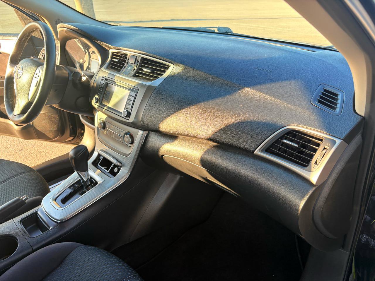 Used 2013 Nissan Sentra SR w/ Premium Pkg image 13