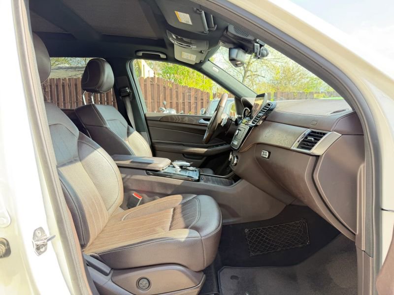 Used 2018 Mercedes-Benz GLS 450 4MATIC image 33