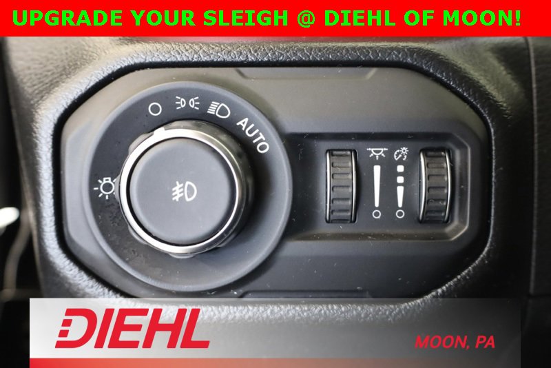 Used 2022 Jeep Wrangler Unlimited Rubicon w/ LED Lighting Group image 31